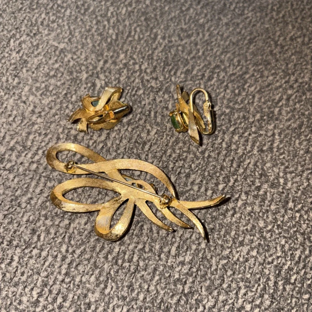Vintage Gold Tone Jade Pearl Bow Ribbon Brooch, Designer Style Set Earrings